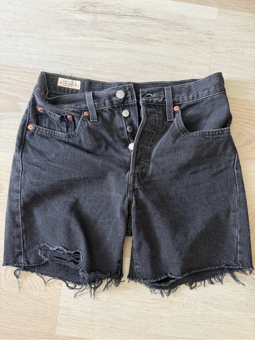 Levis 501 Long Shorts Size 26